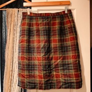 • 90’s vintage plaid pencil skirt •